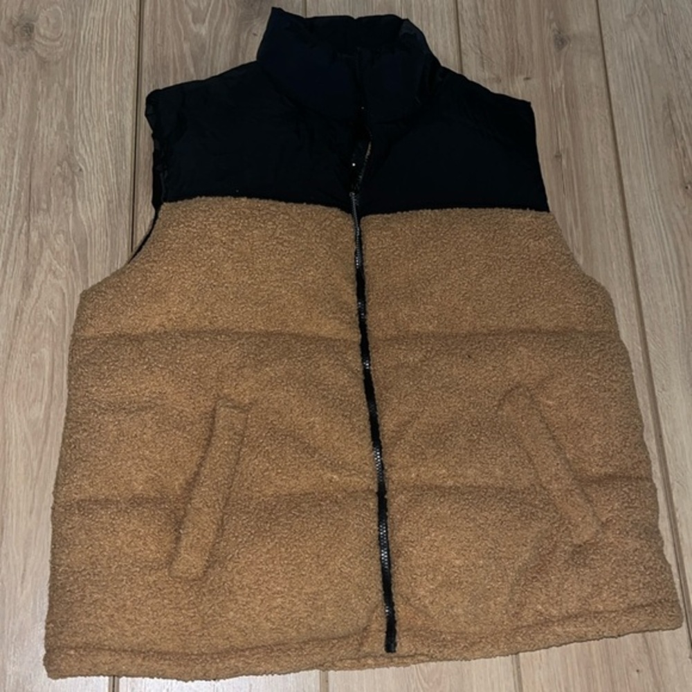 Wild Fable Men’s Puffer Vest Jacket